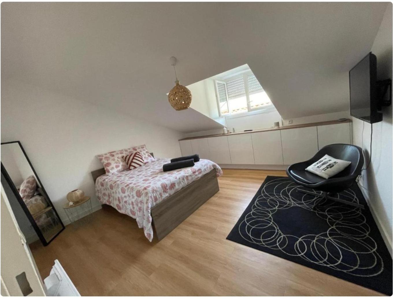 Grand Appartement Hypercentre Avec Terrasse Et Parking Poitiers Exteriör bild